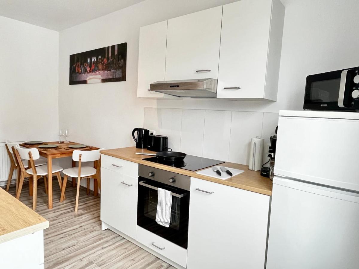 Apartment Design - Kingsize Bett - Kueche - Zentral Hannover